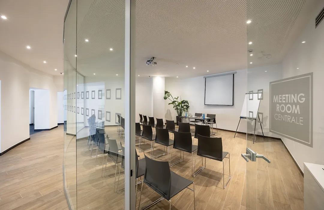 Ih Hotels Milano Centrale Guest House-1